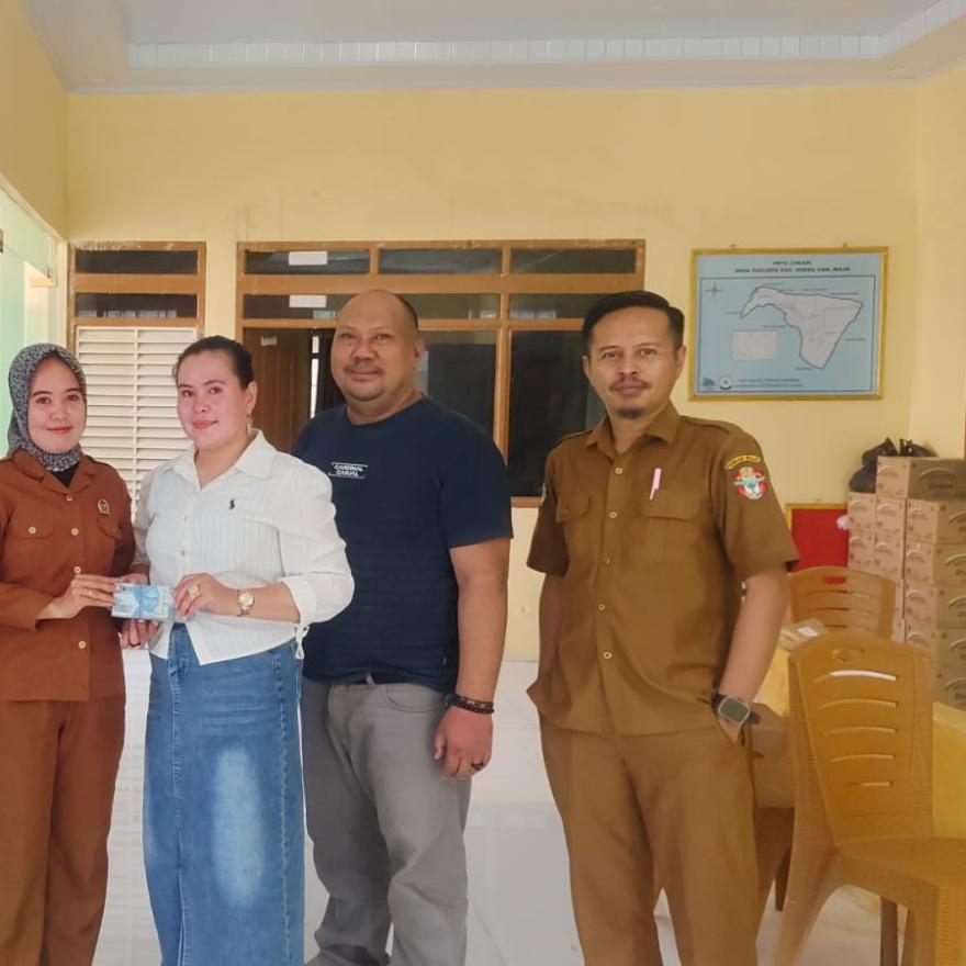 PENYERAHAN PAD TAHUN 2025 DARI BENDAHARAN BUMDES SIMPATIK KE KAUR KEUANGAN DESA PAOJEPE